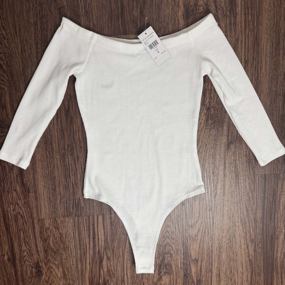 Fashion Nova Women’s Off-Shoulder White Ribbed Bodysuit Size Small